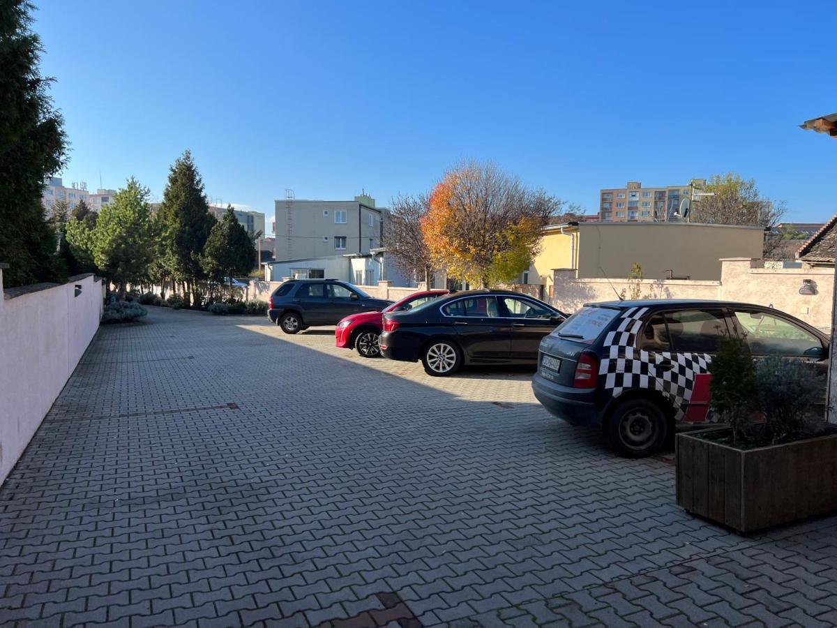 Hotel Marathon Senec Εξωτερικό φωτογραφία